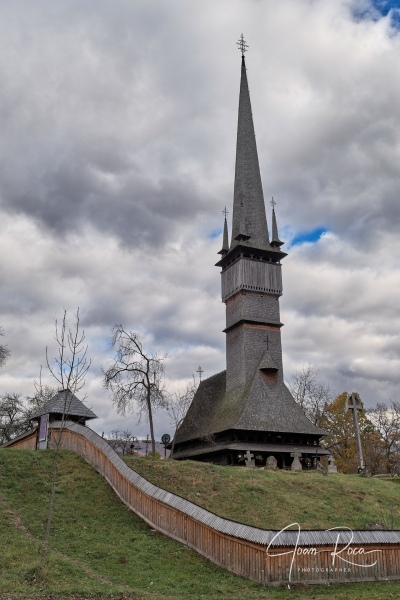 Iglesia de los Santos Arcángeles de Șurdești